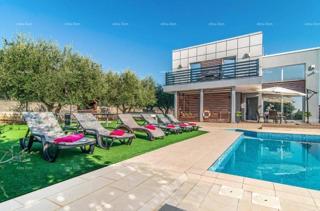 VODNJAN – Moderna villa con piscina, vista sui Brijuni e ampio giardino!