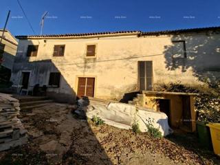 Antica casa in pietra con giardino, vicino a Pazin