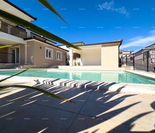 Vendita di una bellissima villa con piscina, in stile mediterraneo, Umago