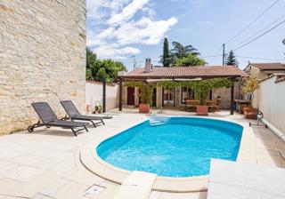 In vendita casa istriana ristrutturata con piscina – Kanfanar, 208 m², due edifici
