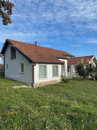 Vendita - Casa indipendente su un bel e curato giardino, Kaštel!