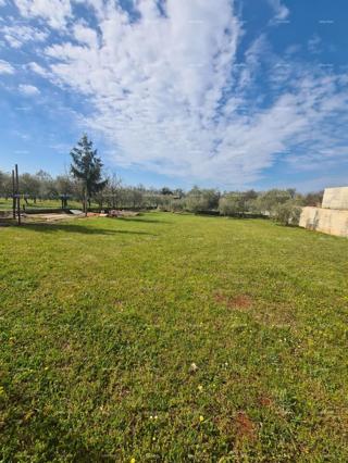 Pregevole terreno edificabile – 600 m², Lovreć