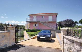 Casa con piscina in vendita, Dignano