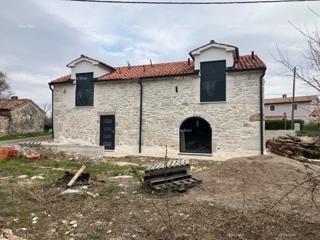 Casa in Pietra in Vendita