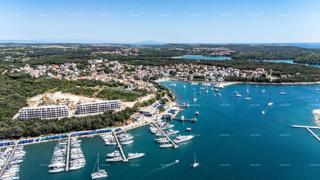 Vendita di appartamenti moderni in un edificio esclusivo con vista sulla marina, Pola!