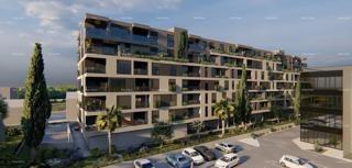 Pula! Edificio residenziale moderno con ascensore, vicino al centro. Appartamento con posto auto e ripostiglio.