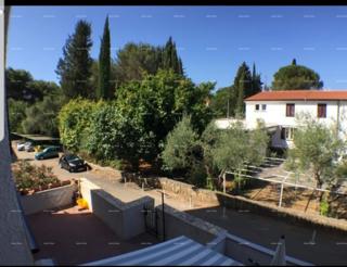 In italiano, il titolo si traduce in: