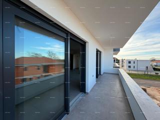 Vendita di un appartamento in nuova costruzione con vista mare, Umago,