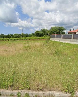 Vendita di terreni edificabili in una bella posizione, in un piccolo paese, vicino a Vodnjan.