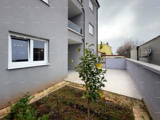 Sure! Please provide the title you would like me to translate into Italian.