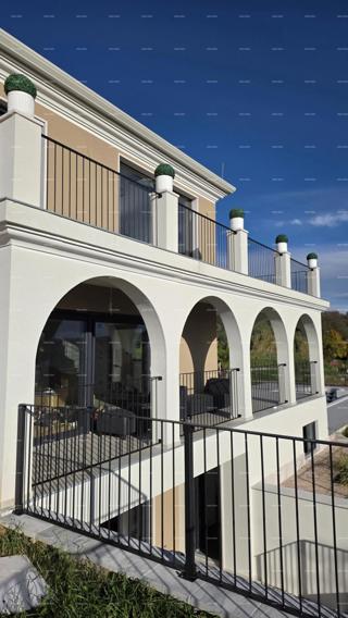 Buje, villa di lusso con piscina