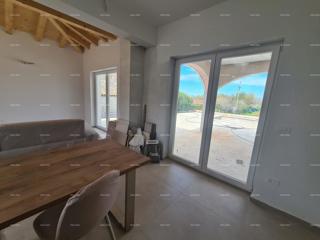 Elegante villa in un ambiente tranquillo vicino al mare con vista su vigneti e uliveti