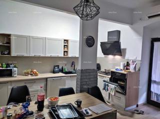 In vendita – spazioso appartamento a Pola, 110 m²