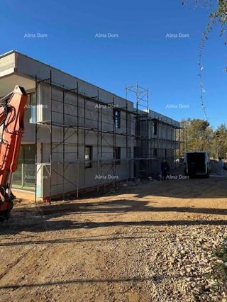 Sure! Please provide the title you would like me to translate into Italian.