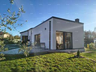 Casa unifamiliare con piscina!