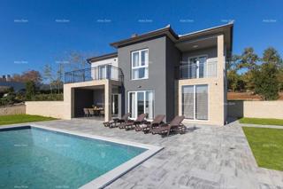 Bellissima villa indipendente con piscina a Raša, vicino al mare.