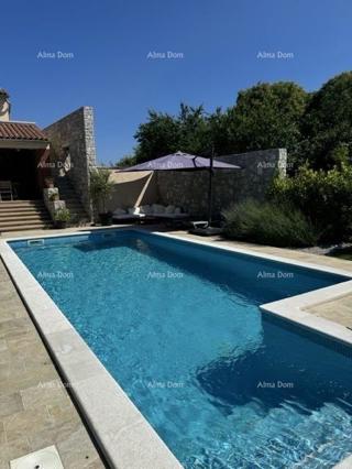 Casa Mediterranea con piscina e vista mare, Raša