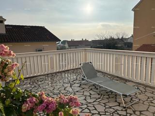 Ližnjan, casa ristrutturata e completamente arredata con garage e cantina