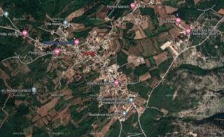 The translation of the title "Građevinska i poljoprivredna parcela" to Italian is "Terreno edificabile e agricolo".