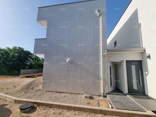 Casa duplex con terrazza sul tetto e vista mare