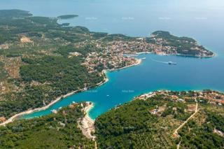 Terreno edificabile con permesso di costruzione, a 100 m dal mare, Brač!
