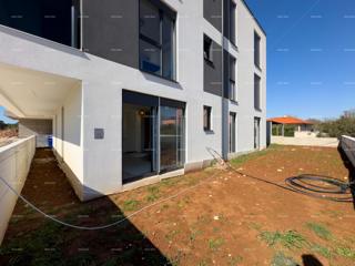 Mukalba. Medolino. Appartamento in un nuovo edificio con la propria piscina