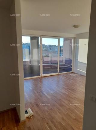 RISERVATO!!! Vendita - appartamento con posto auto in ottima posizione, Pola!