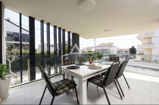 Appartamento di lusso con giardino privato e jacuzzi – Diklovac, Zadar