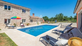 Bella casa indigena in pietra, Istria, Parenzo