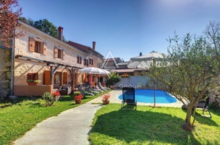 Gračišće, Istria – Bella casa in pietra con piscina