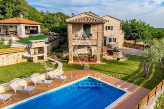 Villa rustica in pietra ristrutturata con piscina, Istria, Tinjan