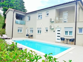 Palazzina con piscina, Istria, Medolino