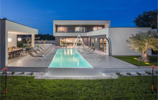 Istria, Rovinj: Villa contemporanea con piscina spa