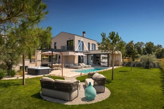 Poreč, Nova vas – Moderna casa bifamiliare con piscina