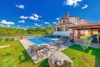 VILLA CON PISCINA IN POSIZIONE TRANQUILLA, ISTRIA, POREČ