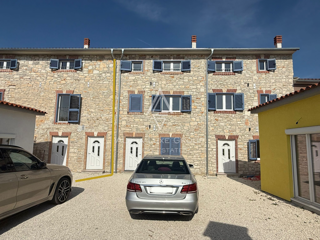 Juršići, Istria: Casa in pietra con piscina e annesso