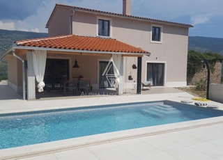 Istria, Labin - Villa in pietra contemporanea con piscina in vendita