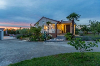 Bella villa con piscina e ampio giardino, Istria, Parenzo