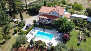 Bella villa in pietra su un ampio terreno con vigneto, Poreč, ISTRA