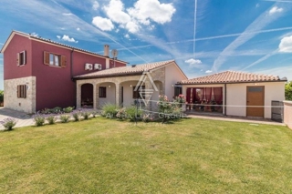 Spaziosa villa con piscina, Istria, Svetvinčenat