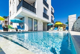 Palazzina moderno con piscina e vista mare, Medulin, ISTRIA