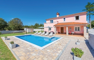 Kršan, Istria – Casa vacanze ristrutturata con piscina