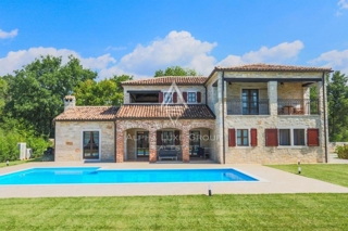 Splendida villa in pietra con piscina e ampio giardino, Istria, Parenzo