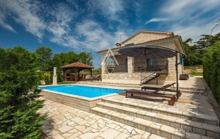 ISTRIA, KAŠTELIR - Incantevole Villa in Pietra con Piscina