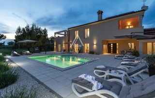 Villa di Lusso con Uliveto a Vodnjan, Istria: Un Connubio tra Eleganza e Natura
