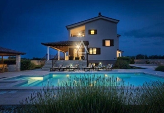 Bella villa con piscina, istria, svetvinčenat