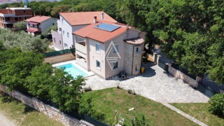 Istria, Pola, Ampia villa con piscina vicino al centro storico