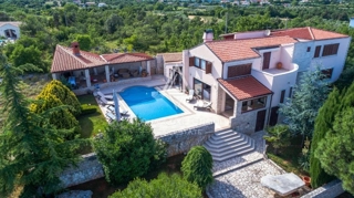 Lussuosa villa con vista mare e piscina, Istria, Marčana