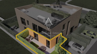 Istria, Poreč – appartamento al piano terra con giardino