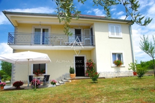 Casa con due appartamenti, Istria, Parenzo